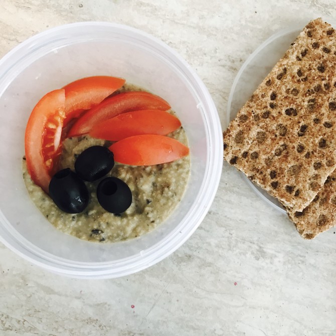 #Krabičkujeme: Hummus – cizrnová pomazánka s olivami