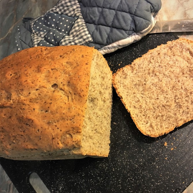 Domácí lněný chléb