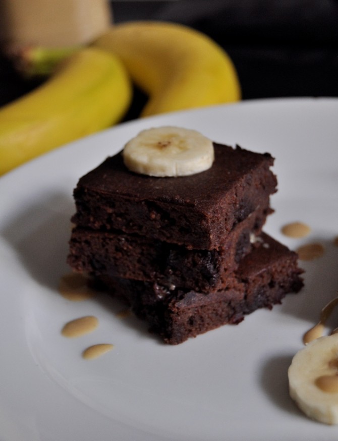 Fazolové brownies s banánem